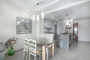 New Apartment With Sea Views