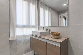 New Apartment With Sea Views