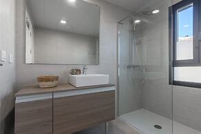 New Apartment With Sea Views