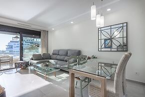 New Apartment With Sea Views