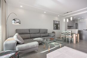New Apartment With Sea Views
