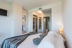 Beachfront and Family Apartment