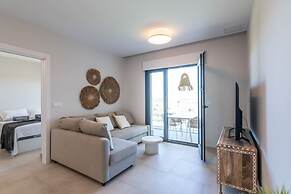 Beachfront and Family Apartment
