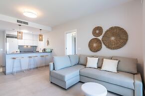 Beachfront and Family Apartment