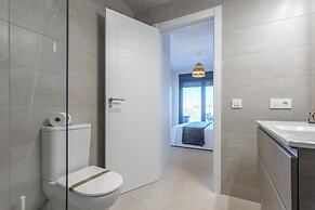Modern Apartment With Shared Pool