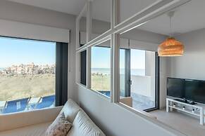 Modern Apartment With Shared Pool
