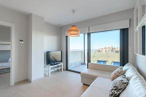 Modern Apartment With Shared Pool