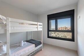 Modern Apartment With Shared Pool