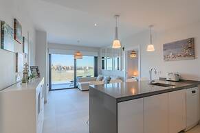 Modern Apartment With Shared Pool
