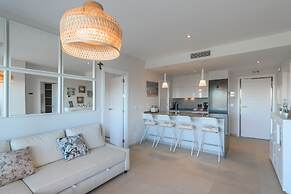 Modern Apartment With Shared Pool