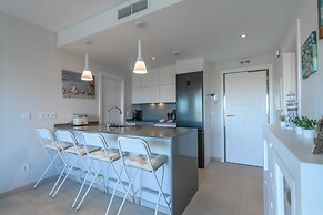 Modern Apartment With Shared Pool