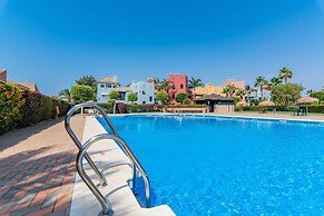 Apartment Next to Isla Canela Golf