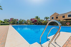 Apartment Next to Isla Canela Golf