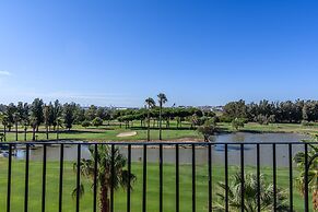 Ideal Apartment With Golf Course Views