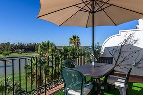 Ideal Apartment With Golf Course Views