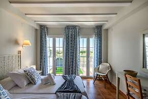 Ideal Apartment With Golf Course Views