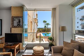 Serene Apartment by the Beach