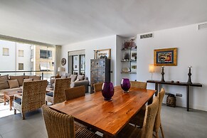 Serene Apartment by the Beach