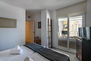 Serene Apartment by the Beach