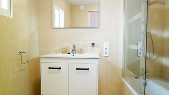 Central Family Apartment With Terrace