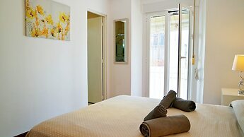 Central Family Apartment With Terrace