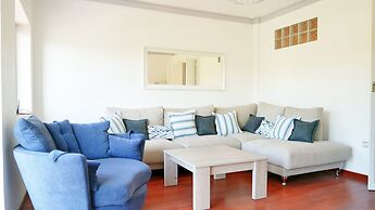 Central Family Apartment With Terrace