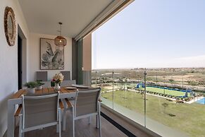 Apartment With Resort Amenities