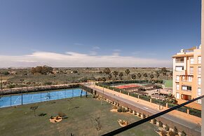 Apartment With Resort Amenities