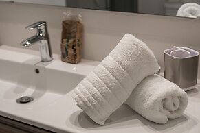 Apartment With Resort Amenities