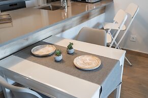 Apartment With Resort Amenities