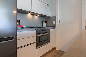 Apartment With Resort Amenities