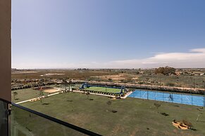 Apartment With Resort Amenities