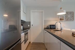 Apartment With Resort Amenities