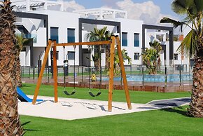 Bright Holiday Home in Orihuela Costa