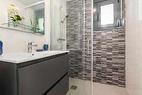 Apartment With Terrace in Pilar
