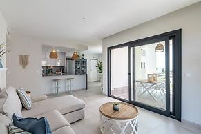 Spacious Isla Canela Getaway