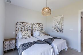 Spacious Isla Canela Getaway