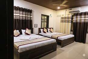 Sidhivinayak Resort Devbag Sangam Beach