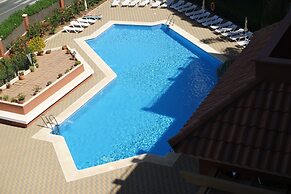 3-bedroom Apartment With Pool