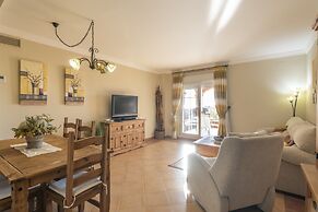 3-bedroom Apartment With Pool