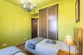 3-bedroom Apartment With Pool
