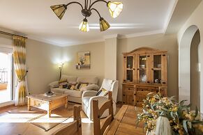 3-bedroom Apartment With Pool