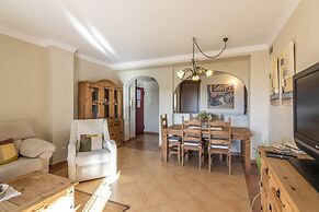 3-bedroom Apartment With Pool