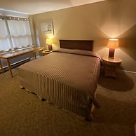 Twin Creeks Motel