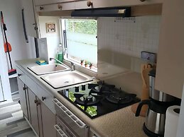 Lakeside Living With Garden
