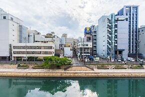 LLOYD's HAKATA