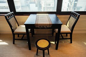 LLOYD's HAKATA