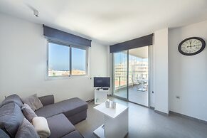 Bright Home 50m From the Sea