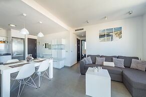 Bright Home 50m From the Sea