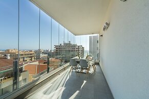 Bright Home 50m From the Sea